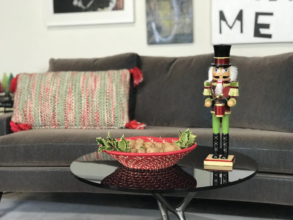 6 Holiday Decoration Ideas for Your Modern Drinks or Coffee Table