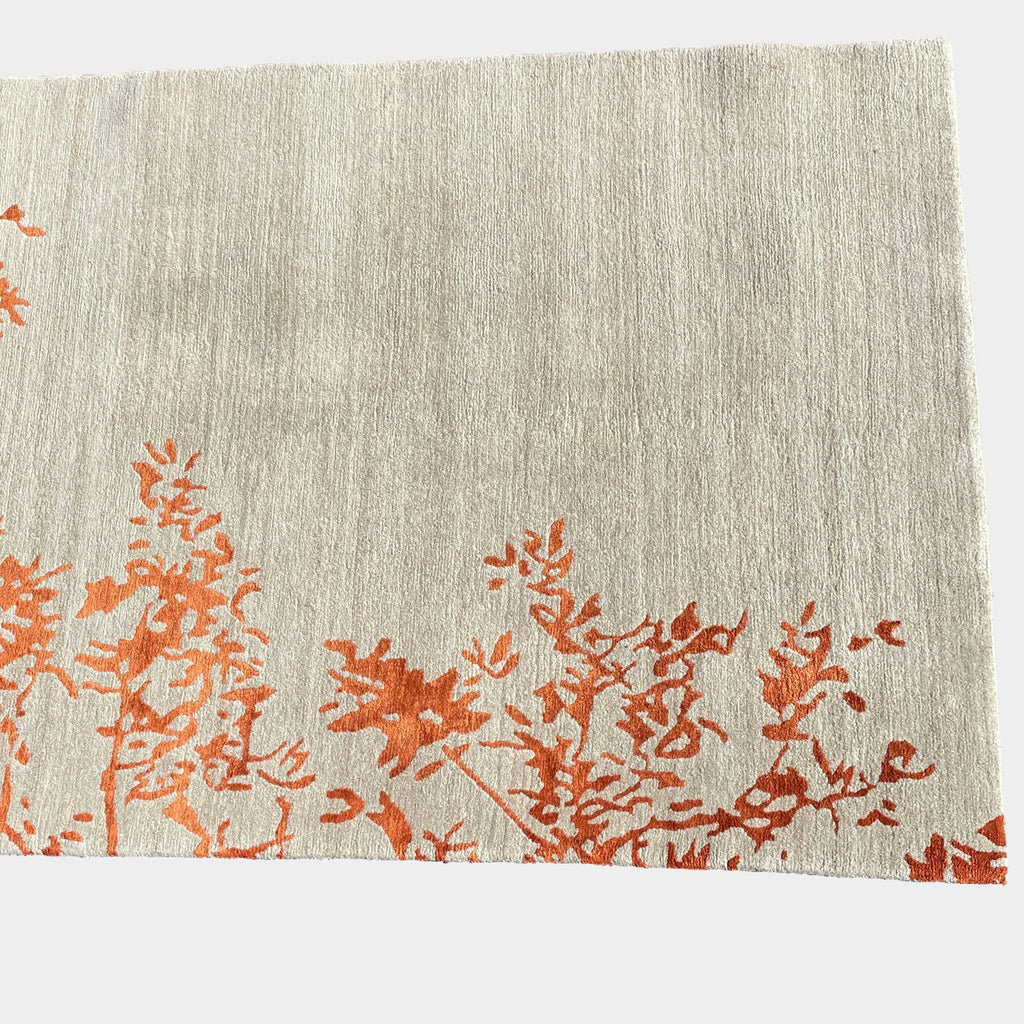 A Delinear Oak Runner field rug with silk pattern featuring red and blue leaves.