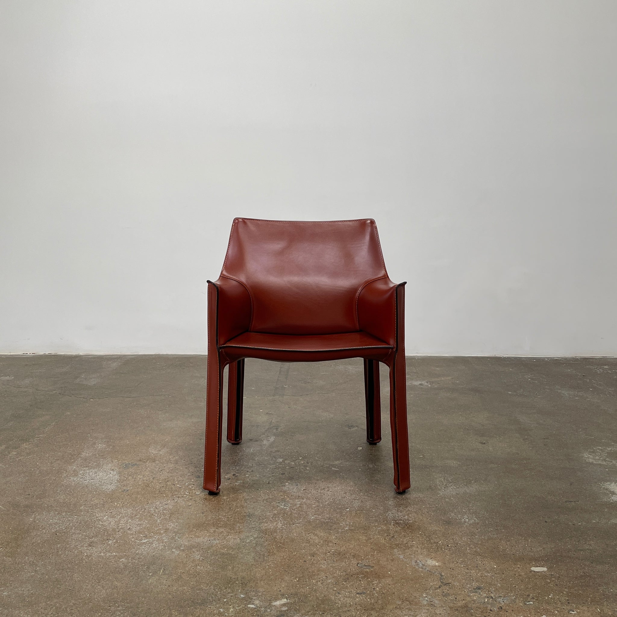 椅子 Cassina CAB Cab Side Chair | Made by Cassina – Luminaire