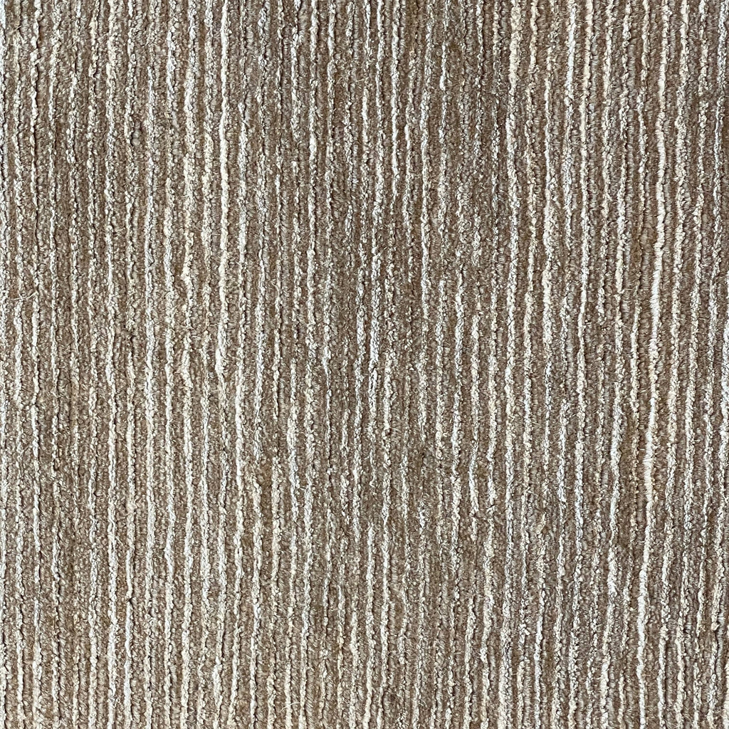 A Delinear Pinstripe 8'X10' rug on a white background with a retail value and return policy.