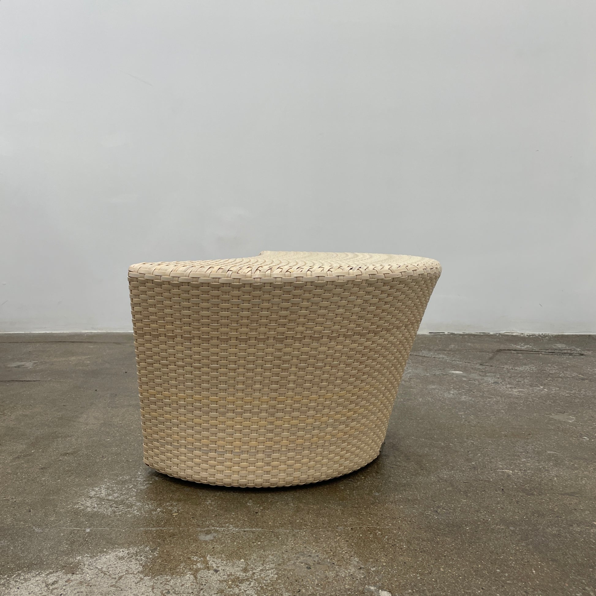 Experience the elegance of Richard Frinier Design with Dedon's Orbit Swivel Sofa Set, including a curved sofa with an adjustable canopy, ottoman, and side table. Cream-colored cushions add style and comfort to your outdoor ensemble.