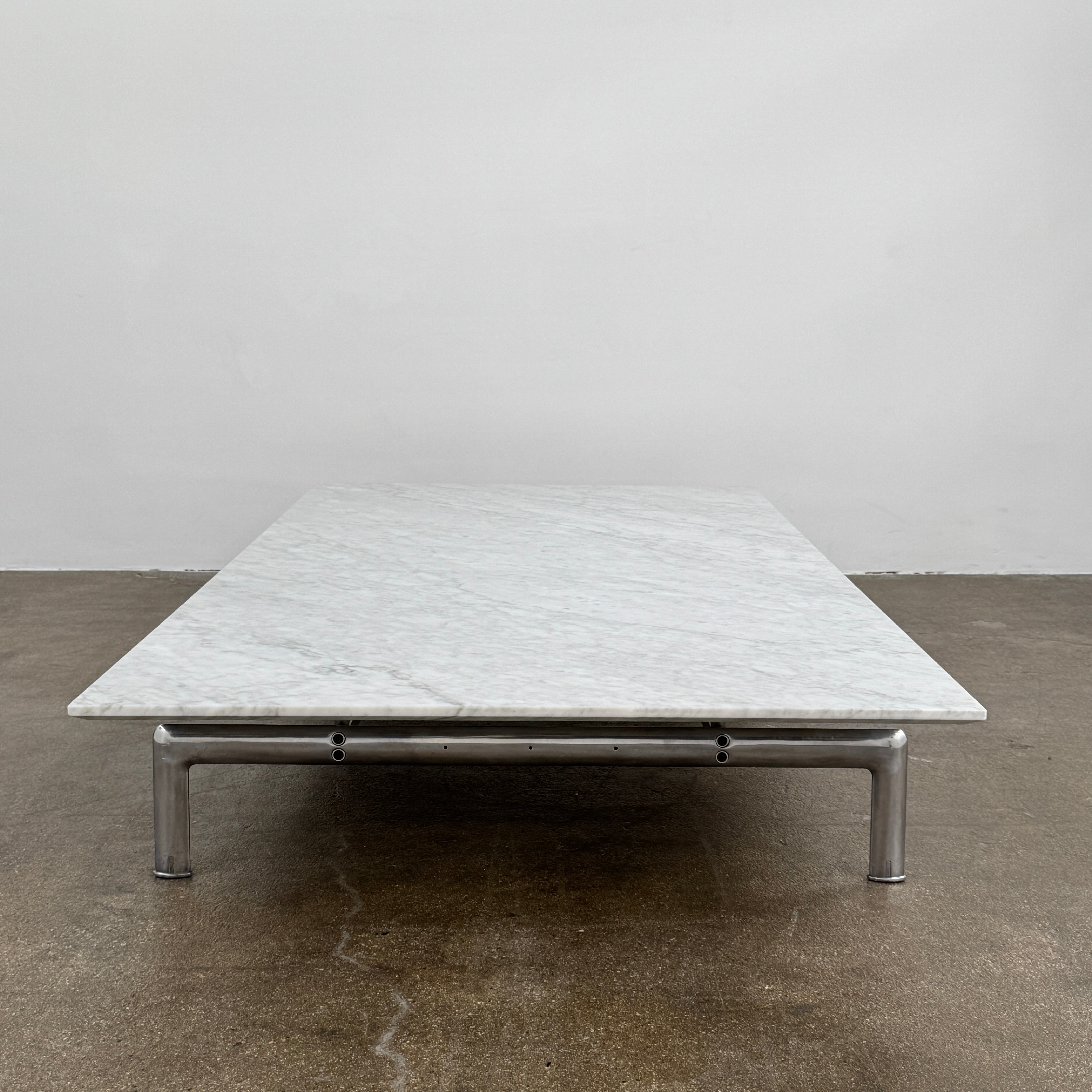 B&B Italia 'Diesis' White Marble Coffee Table by Antonio Citterio
