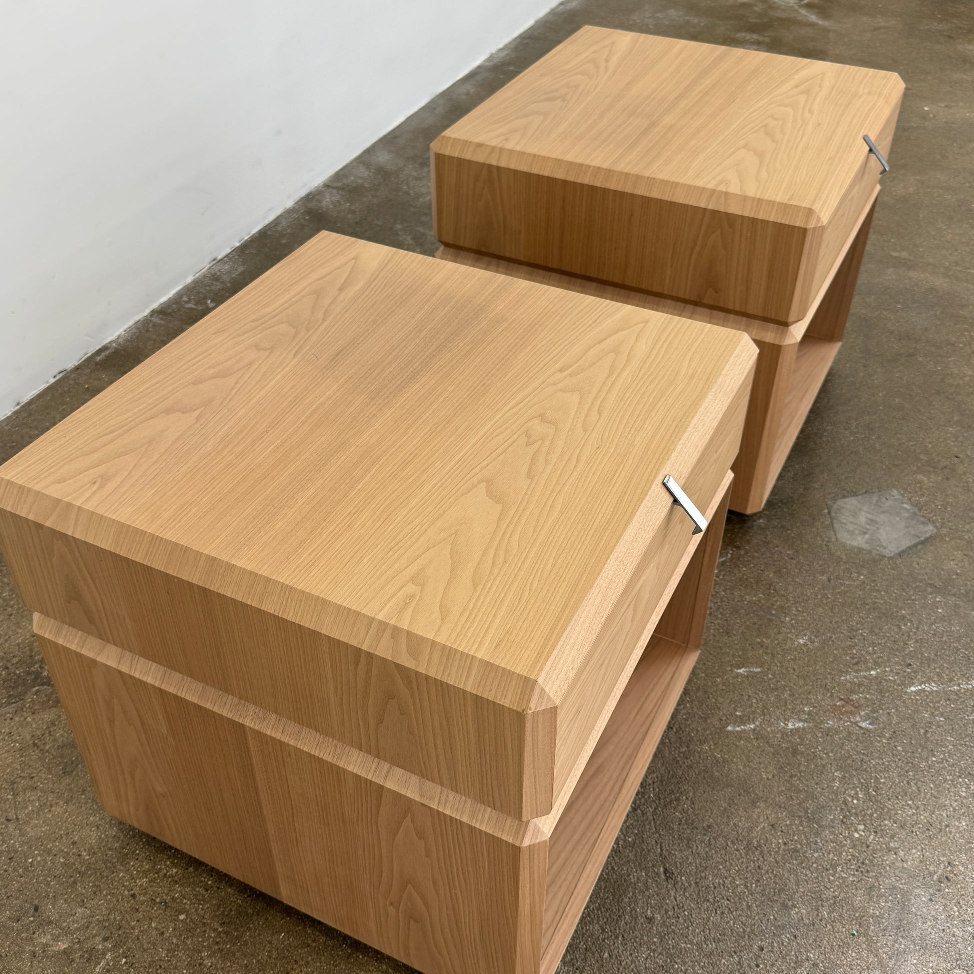 The Molteni & C Teorema Nightstands Set of 2 features modern walnut design with open shelves, a single upper drawer with a sleek metal handle—an elegant bedroom furniture choice from Molteni & C.