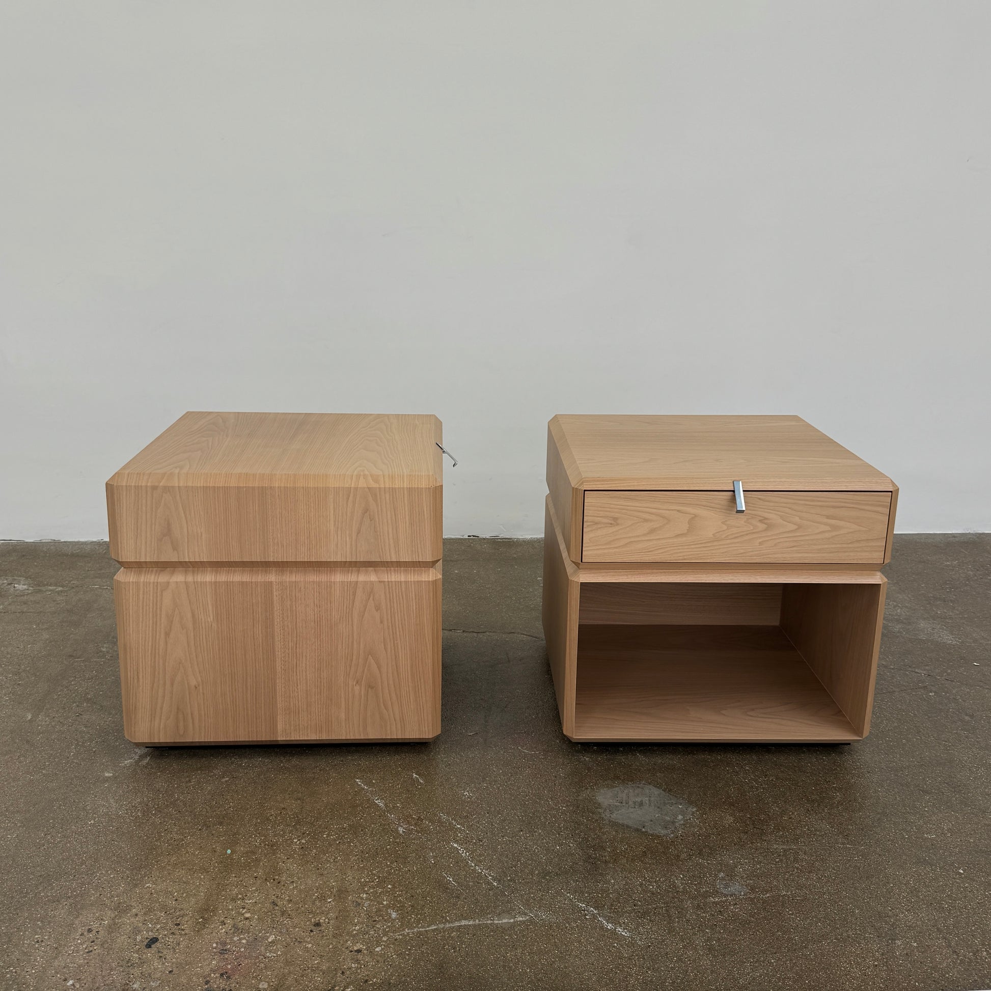 The Molteni & C Teorema Nightstands Set of 2 features modern walnut design with open shelves, a single upper drawer with a sleek metal handle—an elegant bedroom furniture choice from Molteni & C.