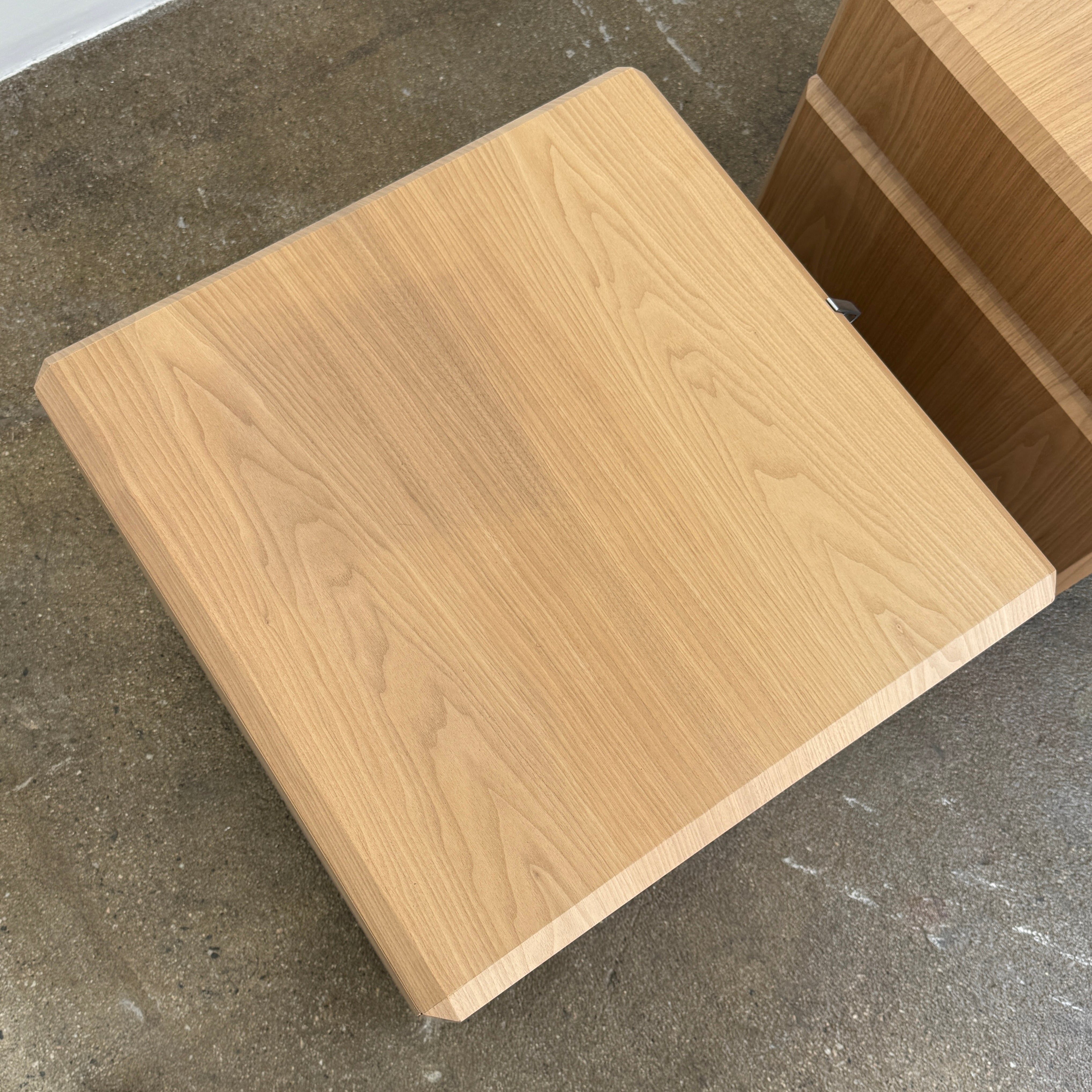 The Molteni & C Teorema Nightstands Set of 2 features modern walnut design with open shelves, a single upper drawer with a sleek metal handle—an elegant bedroom furniture choice from Molteni & C.