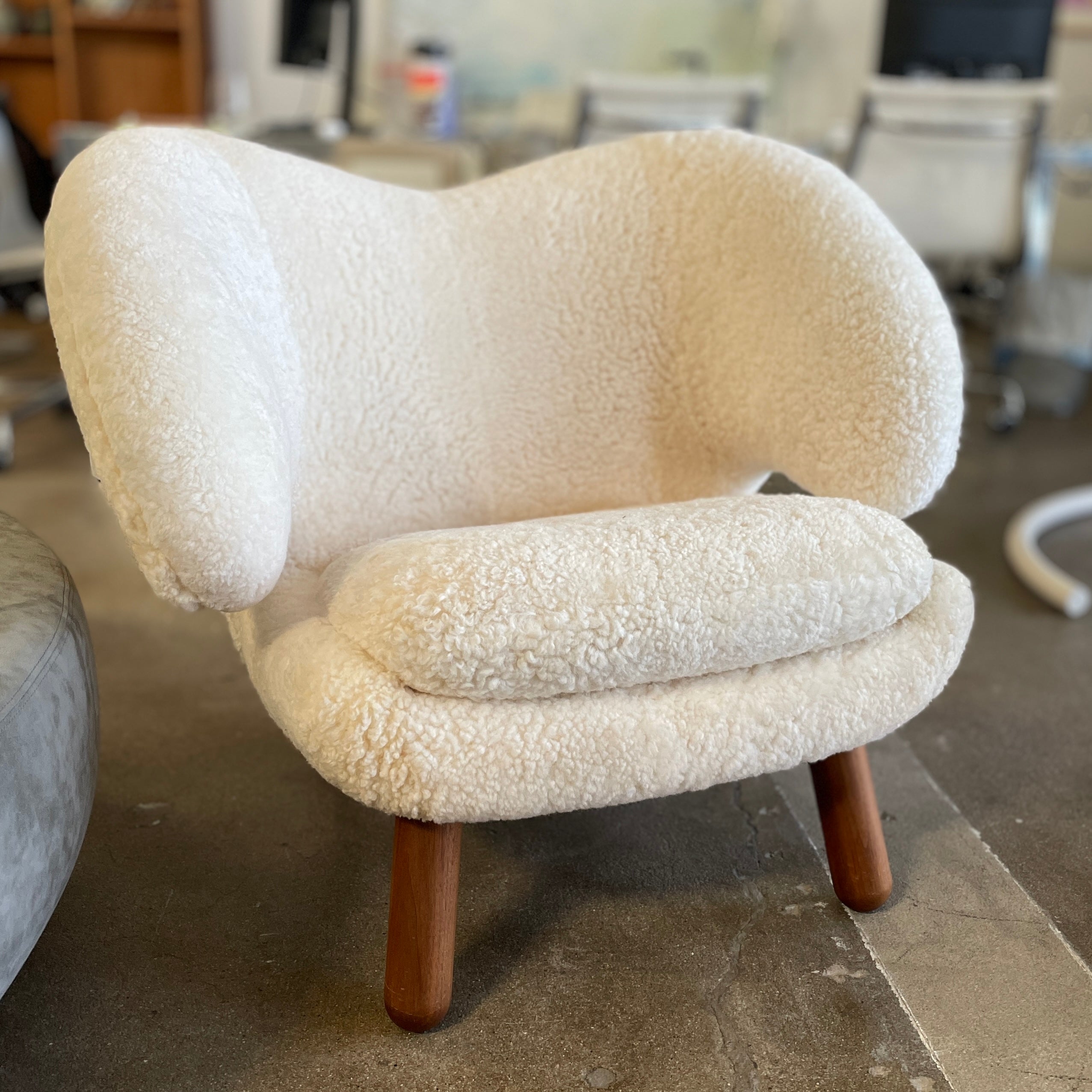 Finn Juhl Pelican Chair Sheepskin