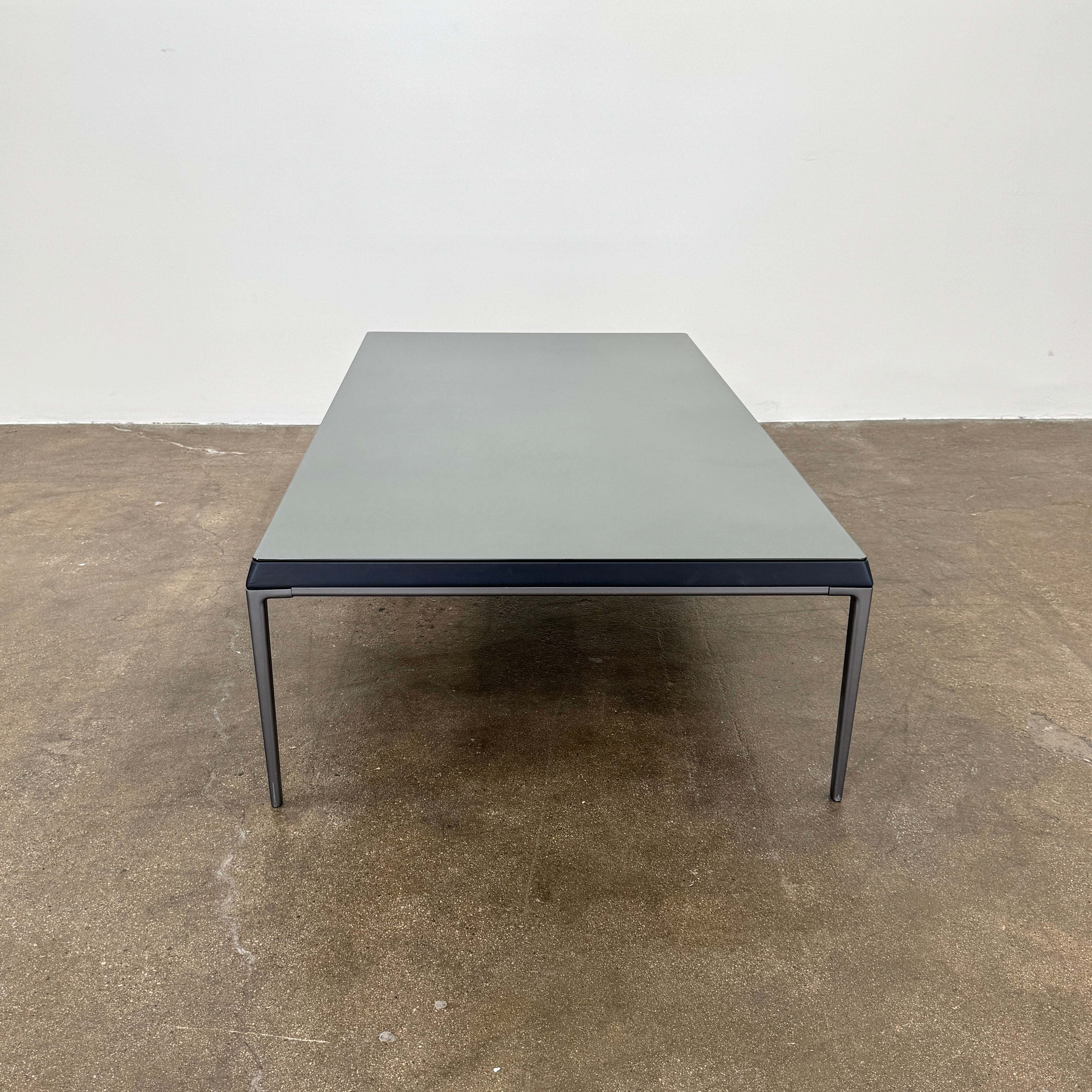 MichimasaテーブルB&B Italia THE TABLES B&B Italia Michel Coﬀee Table – Modern Resale
