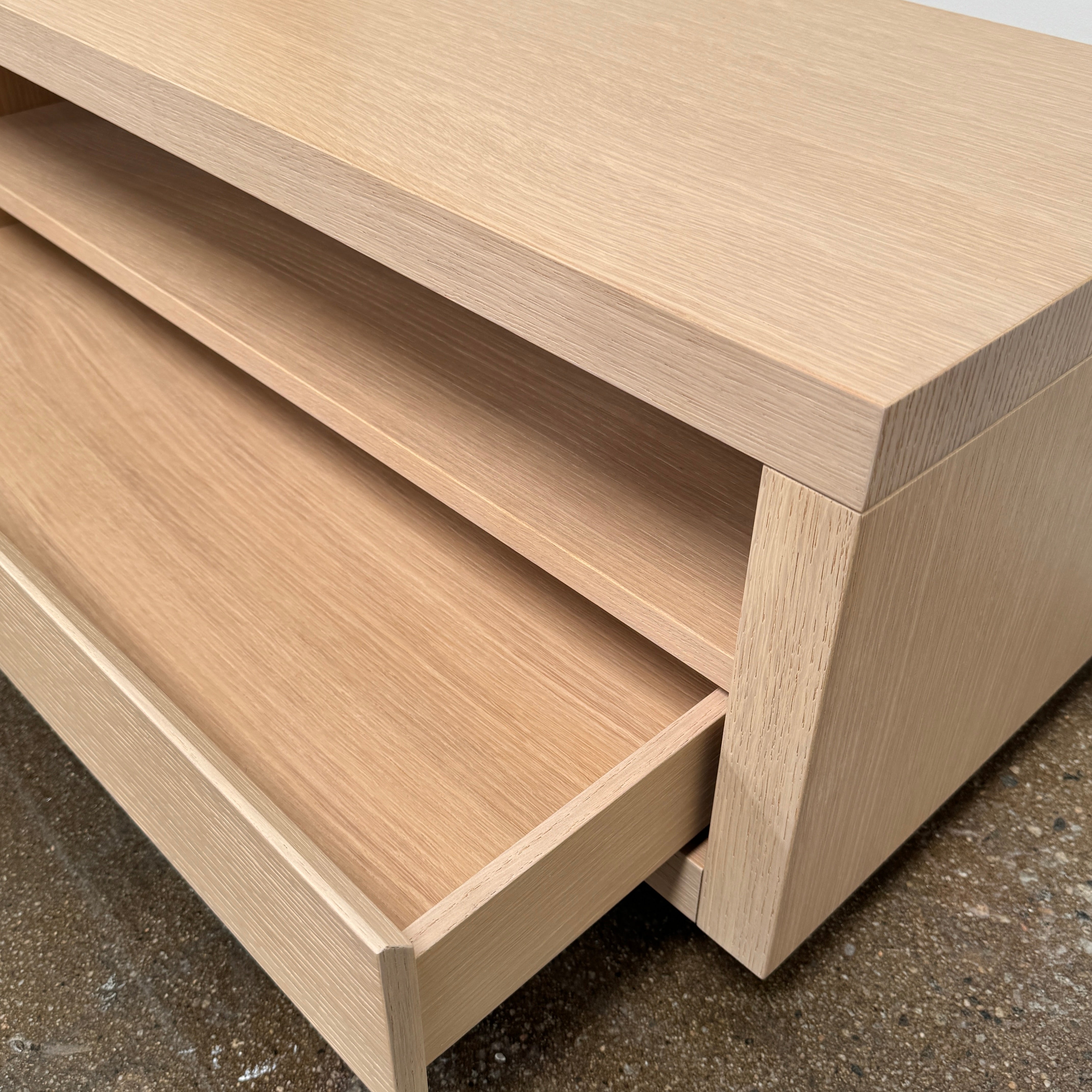 The Maxalto Alcova King Bed with Bench and Nightstands by Maxalto showcases a refined wooden structure, an upholstered headboard, and a slatted mattress base, capturing modern canopy bed design inspired by Antonio Citterio—displayed against a plain white background.
