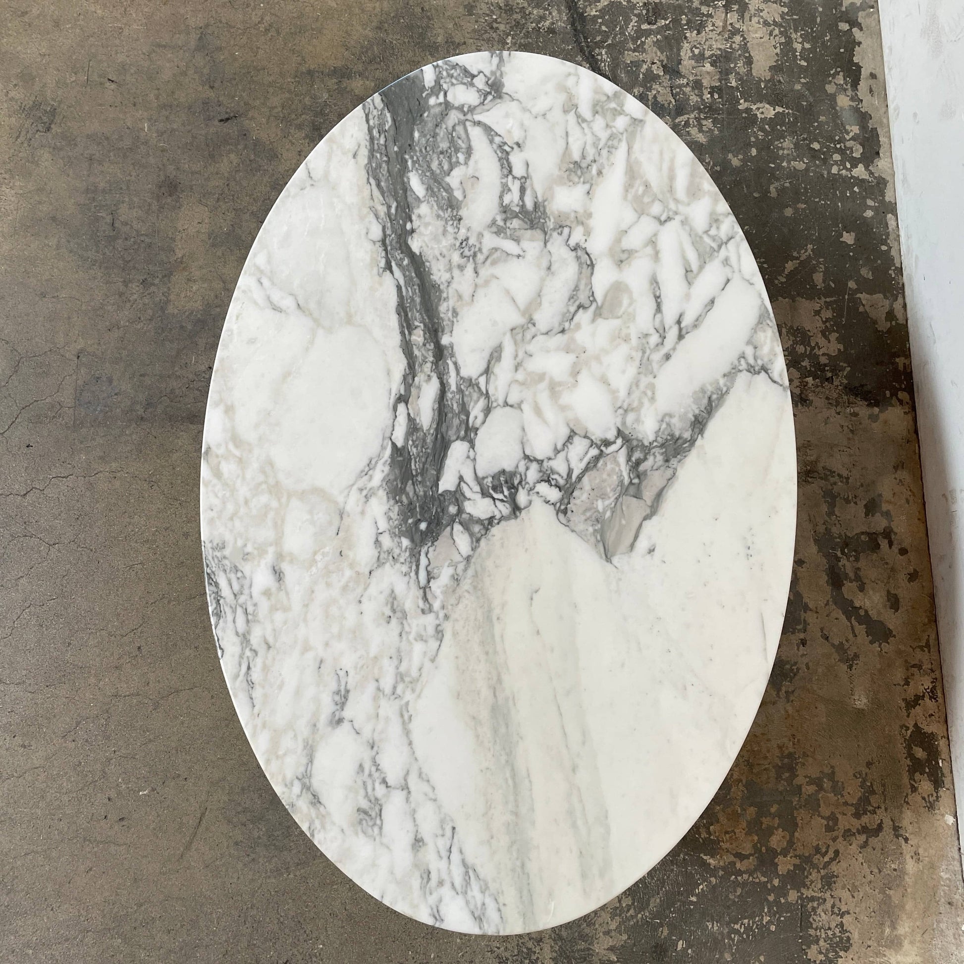 Saarinen Oval Pedestal Coffee Table, Coffee Tables - Modern Resale