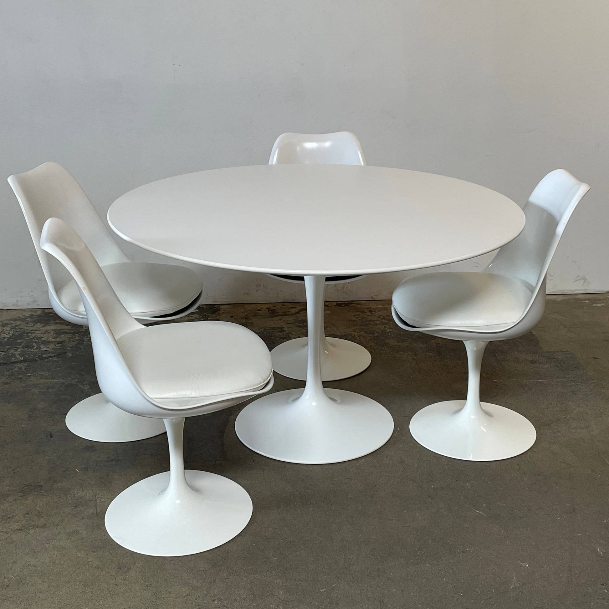 Saarinen 47" Dining Table, Dining Tables - Modern Resale