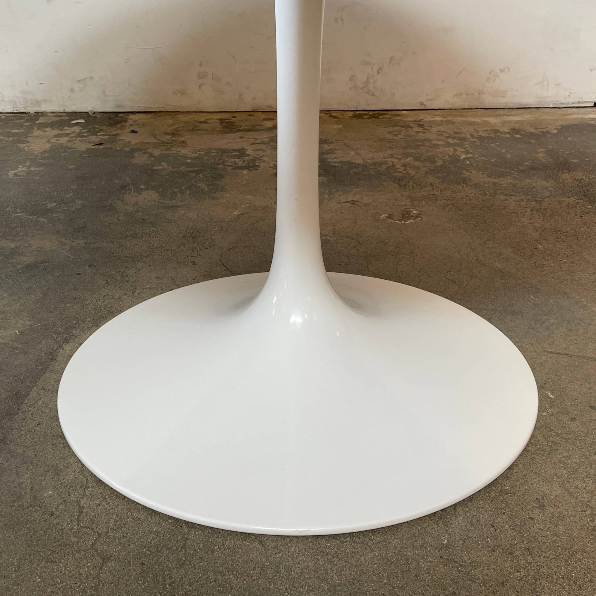 Saarinen 47" Dining Table, Dining Tables - Modern Resale