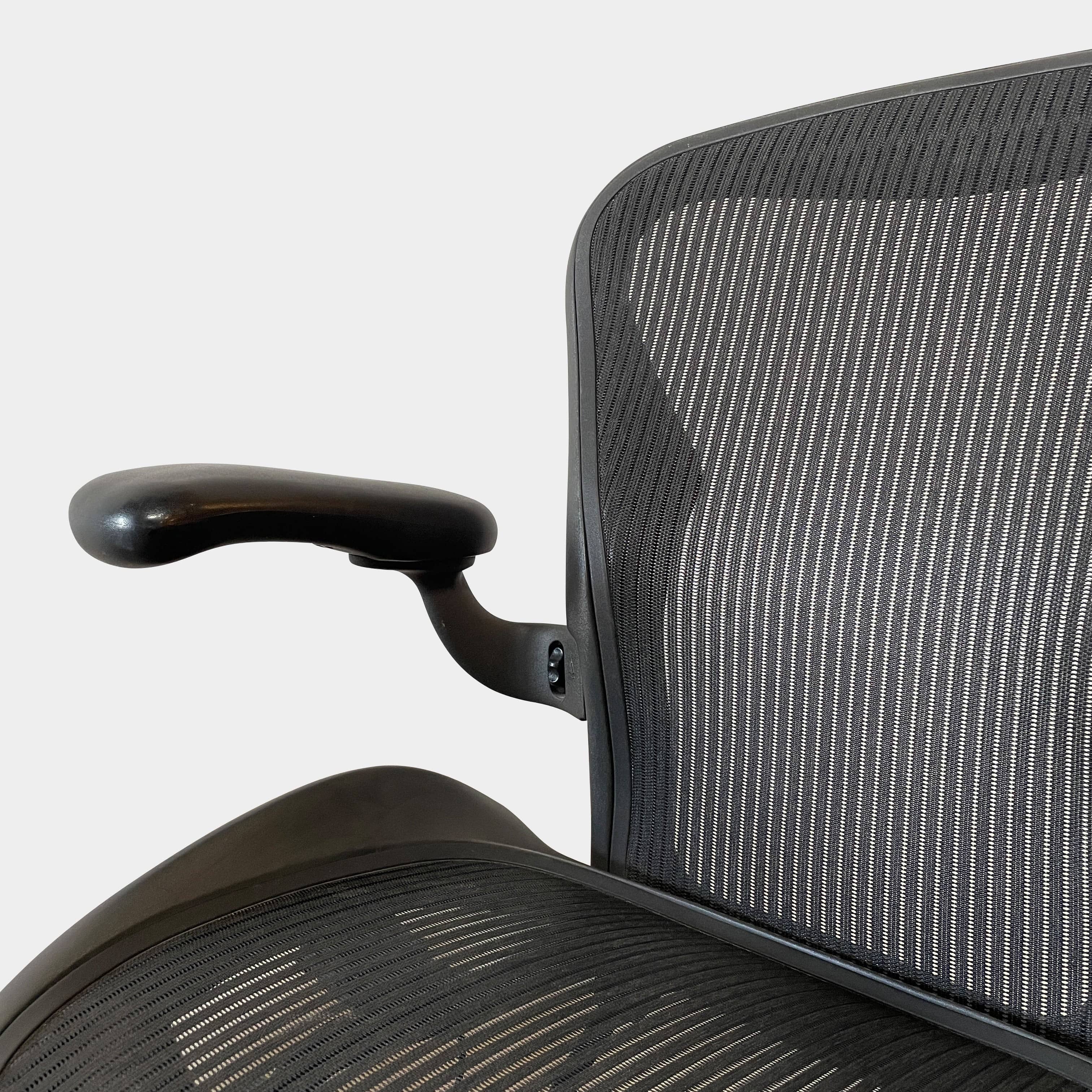 Herman Miller Aeron Mesh Desk Chair Medium Size B fully