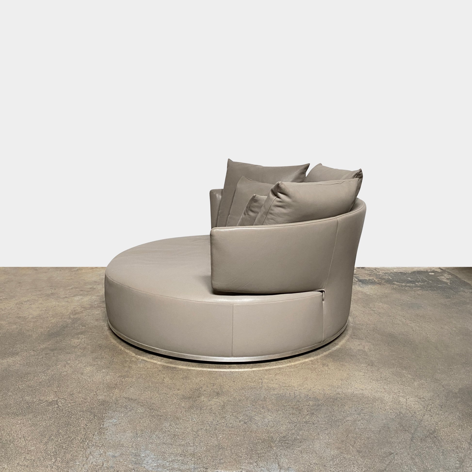 Amoenus Round Sofa, Sofa - Modern Resale