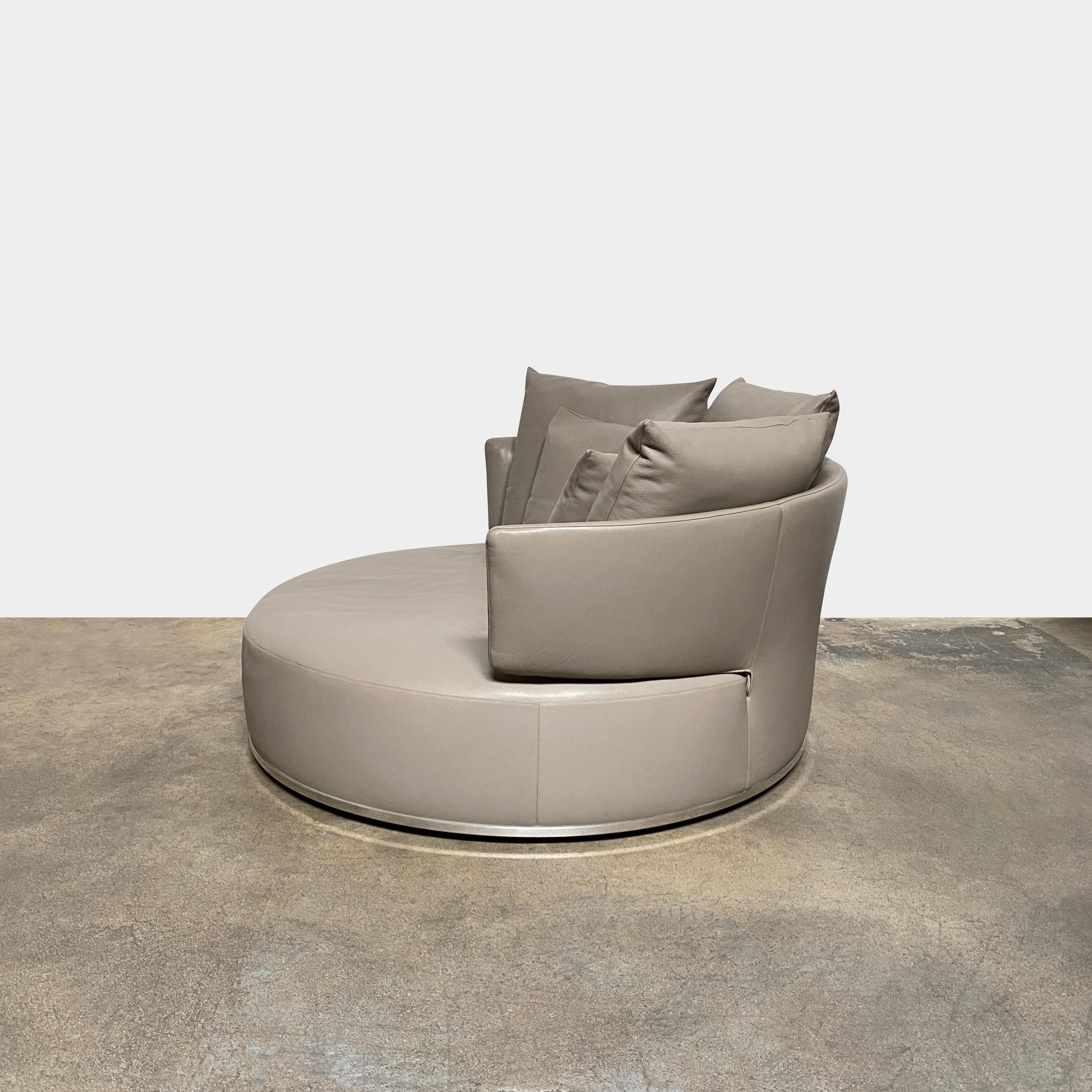 Amoenus Round Sofa, Sofa - Modern Resale
