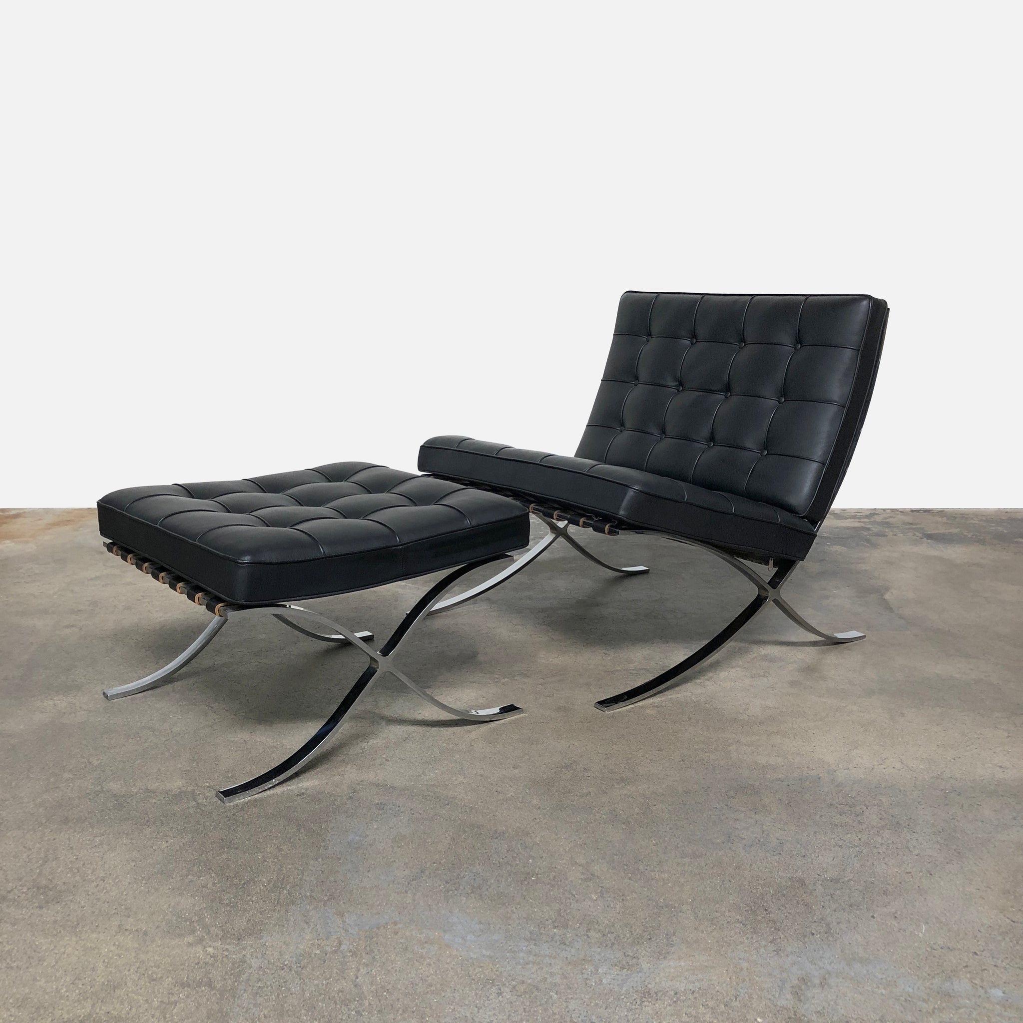 Knoll Black Leather Barcelona Lounge Chair by Ludwig Mies Van Der
